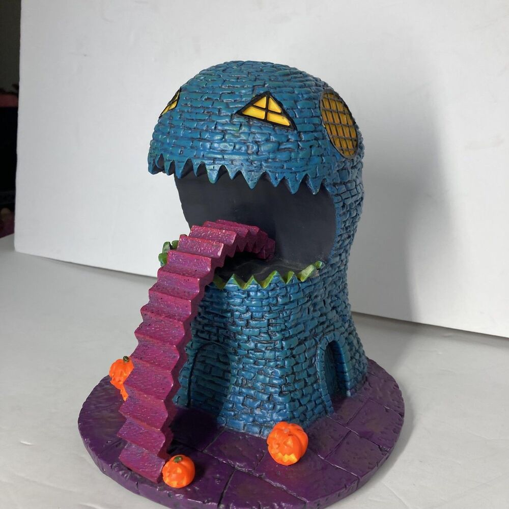 Hawthorne Village Nightmare Before Christmas Lizard House Black Light Halloween - Picture 9 of 16